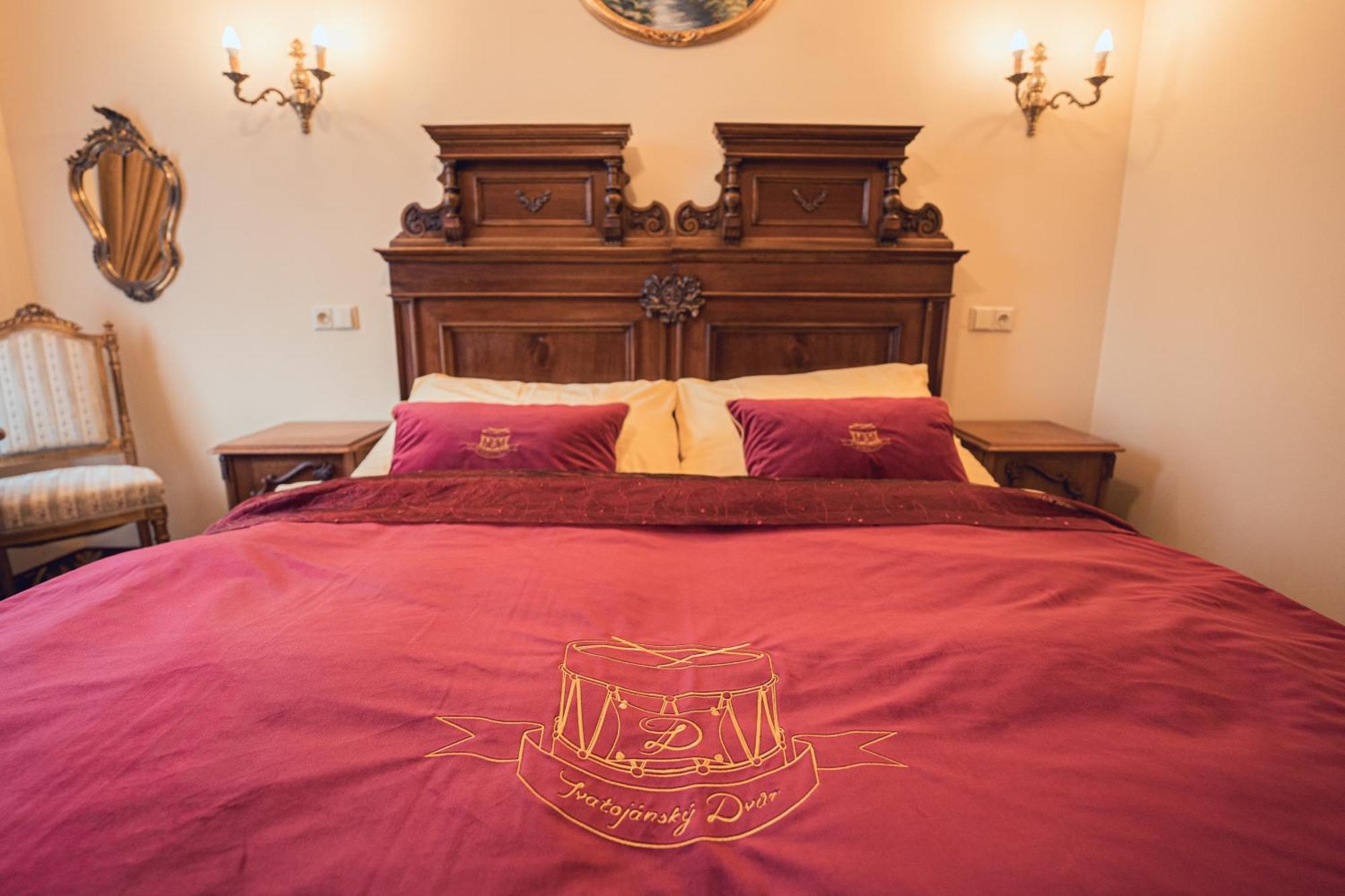 Hotel Svatojansky Dvur Praag Kamer foto