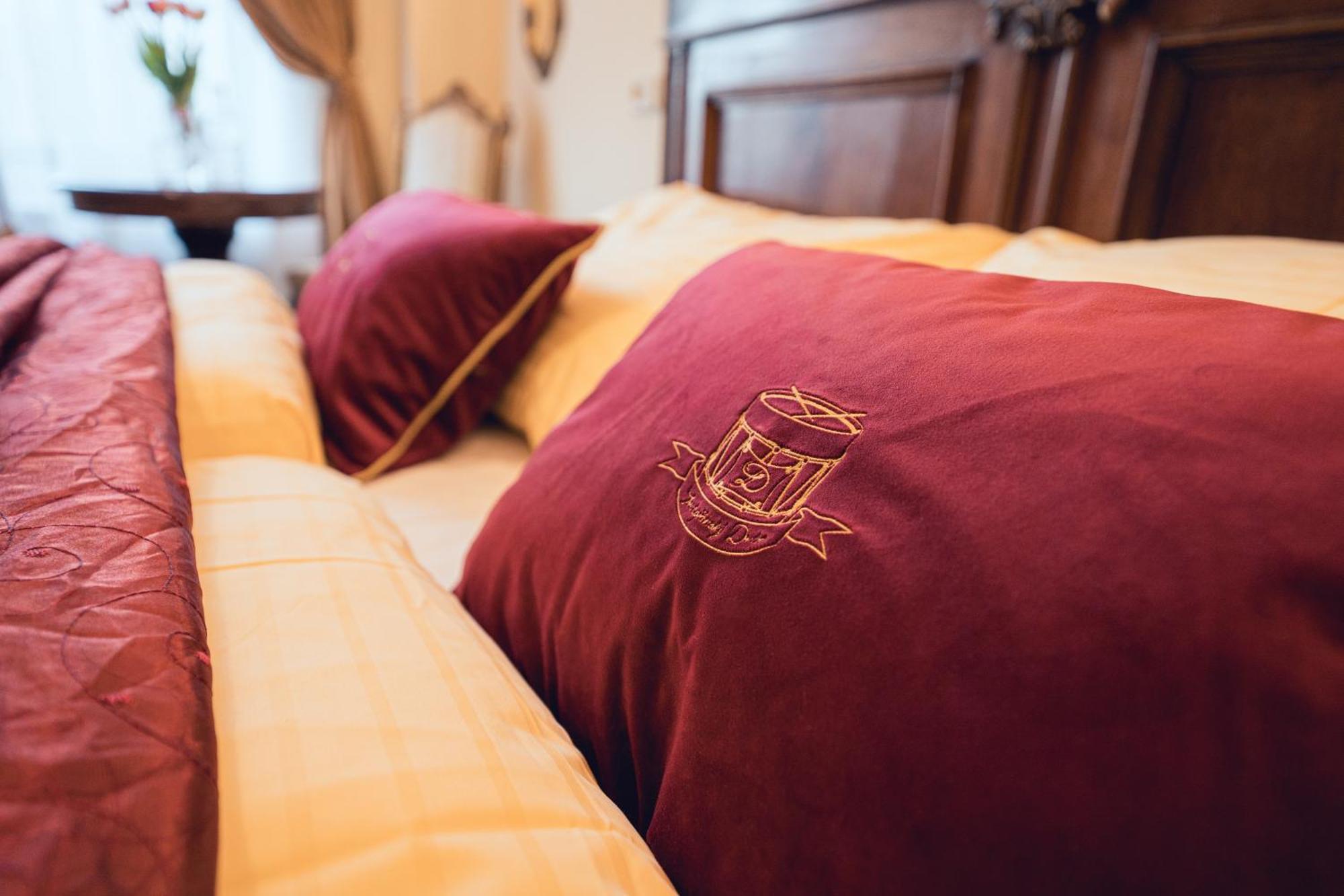 Hotel Svatojansky Dvur Praag Kamer foto