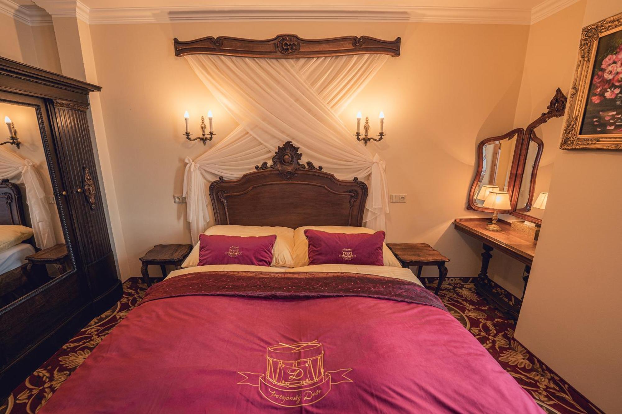 Hotel Svatojansky Dvur Praag Kamer foto